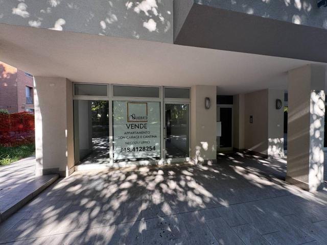 Locale Commerciale in vendita a Unione Comuni Modenesi Area Nord, Mirandola