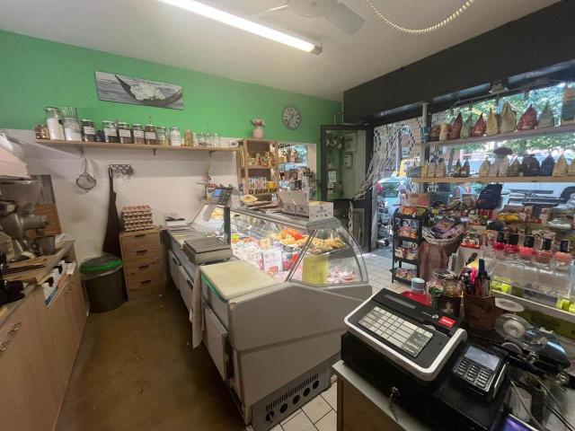Locale Commerciale in vendita a Crocetta-San Lazzaro-Modena Est, Modena