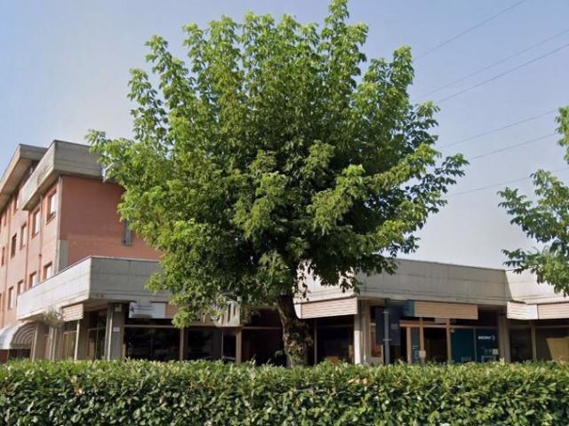 Locale Commerciale in vendita a San Faustino-Madonnina-Quattroville, Modena