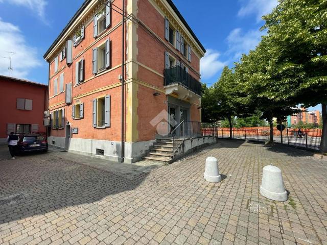 Locale Commerciale in vendita a Crocetta-San Lazzaro-Modena Est, Modena