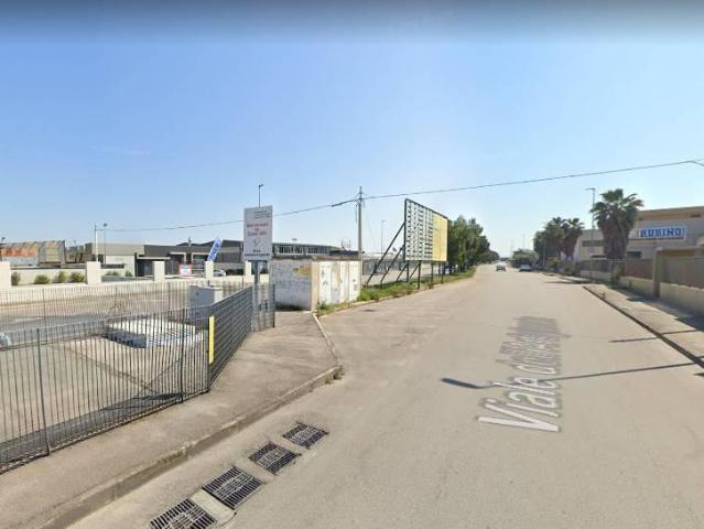 Locale Commerciale in vendita a Municipio 3, Puglia