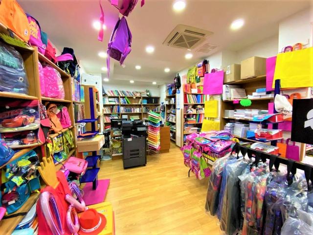 Locale Commerciale in vendita a Mondragone, Campania