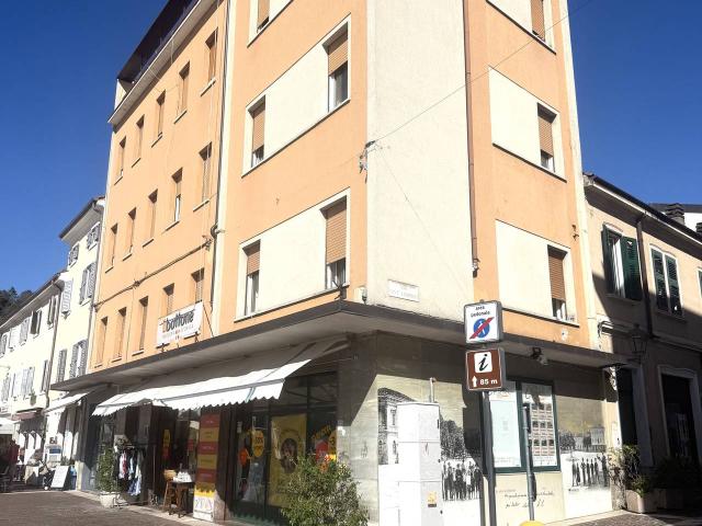 Locale Commerciale in vendita a Monfalcone, Friuli-Venezia Giulia