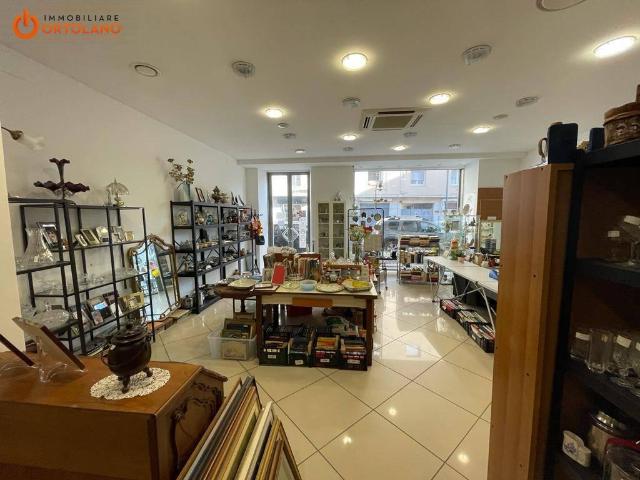 Locale Commerciale in vendita a Monfalcone, Friuli-Venezia Giulia