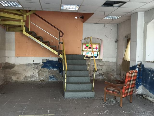 Locale Commerciale in vendita a Le Case, Montevettolini