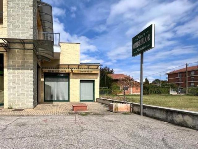 Locale Commerciale in vendita a Piemonte, Cuneo