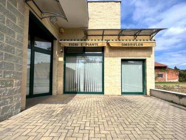 Locale Commerciale in vendita a Piemonte, Cuneo