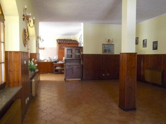 Locale Commerciale in vendita a Piemonte, Cuneo