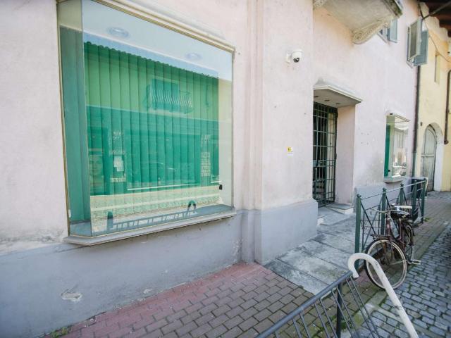 Locale Commerciale in vendita a Piemonte, Torino