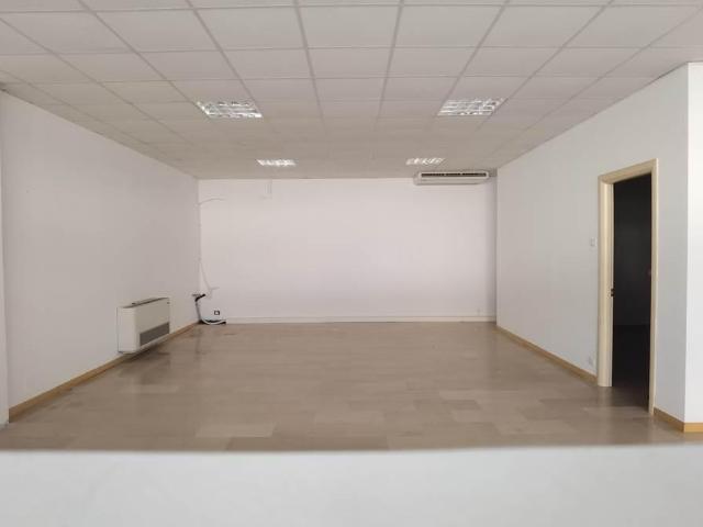 Locale Commerciale in vendita a Centro, Montebelluna