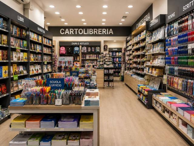 Locale Commerciale in vendita a Montebelluna, Veneto