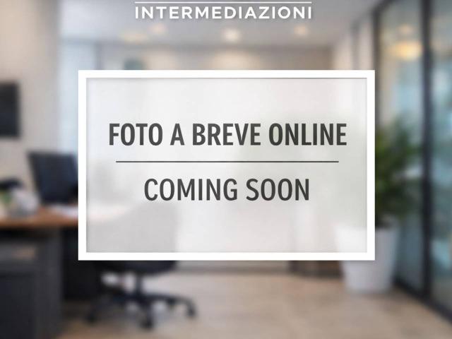 Locale Commerciale in vendita a Centro, Montebelluna