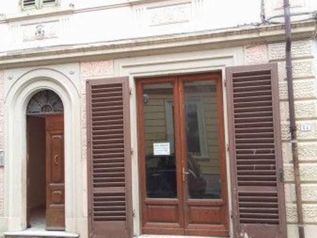 Locale Commerciale in vendita a Gallo, Montecatini Terme