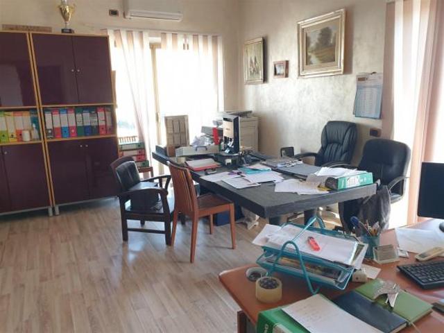 Locale Commerciale in vendita a Laghetto, Monte Compatri