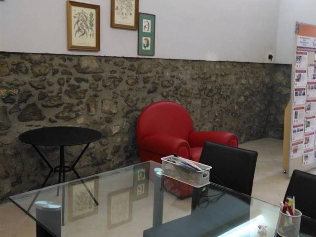 Locale Commerciale in vendita a Le Mosse, Montefiascone