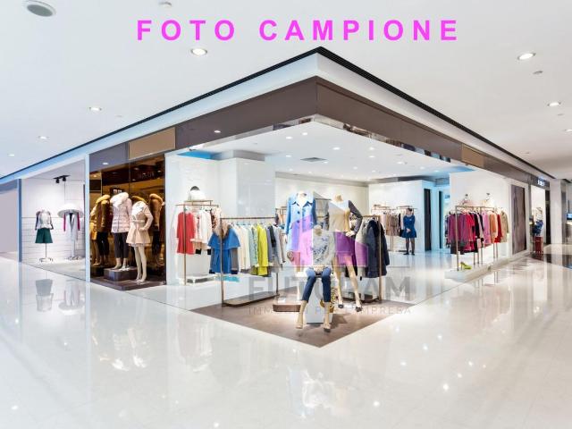 Locale Commerciale in vendita a Montegrotto Terme, Veneto
