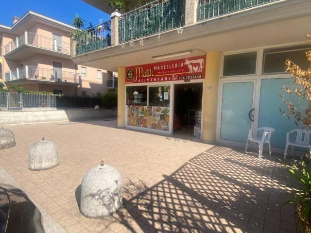 Locale Commerciale in vendita a Marche, Ascoli Piceno