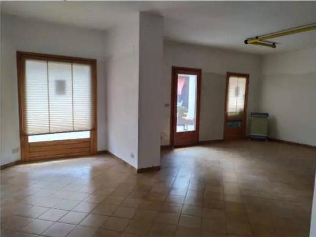 Locale Commerciale in vendita a Montereale Valcellina, Friuli-Venezia Giulia