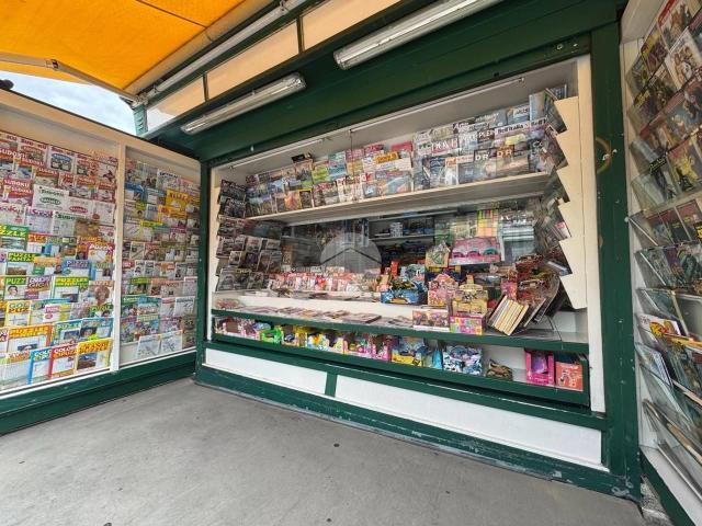 Locale Commerciale in vendita a Monterotondo, Roma Capitale