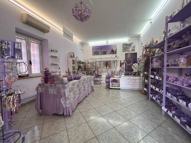Locale Commerciale in vendita a Roma Capitale, Lazio