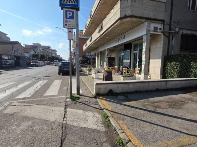 Locale Commerciale in vendita a Montesilvano, Abruzzo
