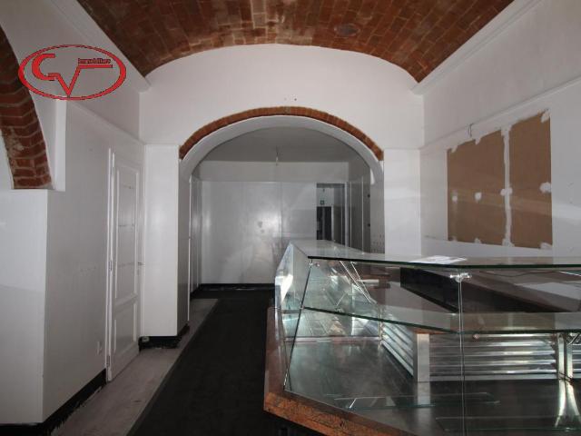 Locale Commerciale in vendita a Montevarchi, Toscana