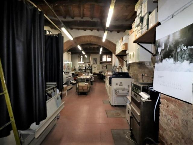 Locale Commerciale in vendita a Giglio, Montevarchi