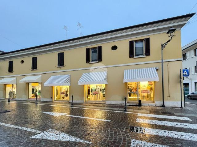 Locale Commerciale in vendita a Montichiari, Lombardia