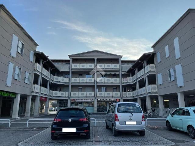 Locale Commerciale in vendita a Montichiari, Lombardia