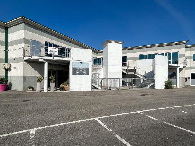 Locale Commerciale in vendita a Montirone, Lombardia