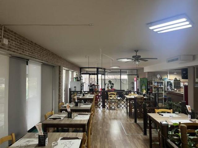 Locale Commerciale in vendita a Montone, Umbria