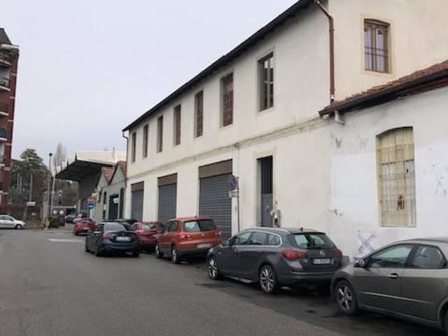 Locale Commerciale in vendita a Regina Pacis, Monza