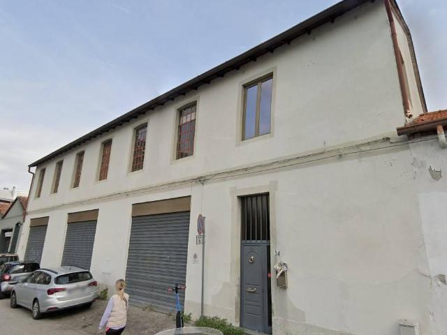 Locale Commerciale in vendita a Regina Pacis, Monza