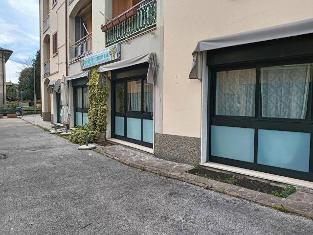 Locale Commerciale in vendita a Monzambano, Lombardia