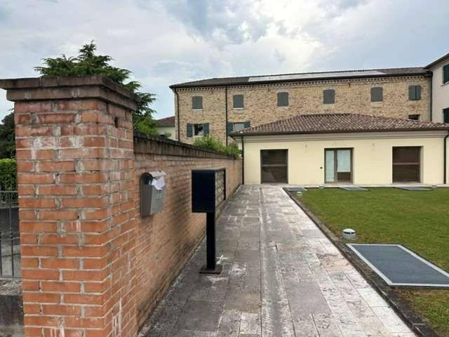 Locale Commerciale in vendita a Motta Di Livenza, Veneto