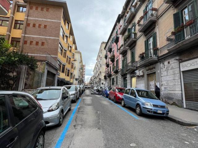 Locale Commerciale in vendita a Municipalità 5, Campania