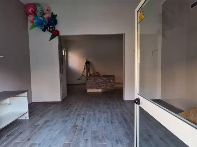 Locale Commerciale in vendita a Croce Malloni, Nocera Superiore