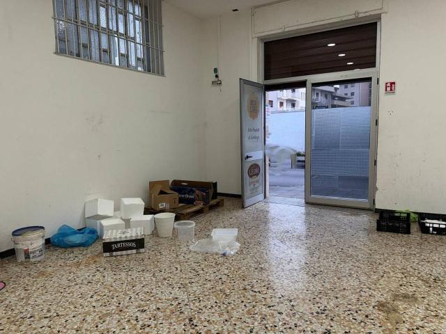 Locale Commerciale in vendita a San Clemente, Nocera Superiore