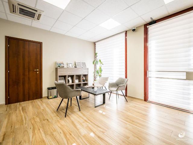 Locale Commerciale in vendita a Noceto, Reggio Emilia