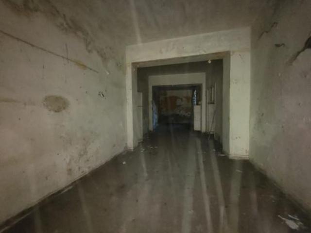 Locale Commerciale in vendita a Nola, Campania