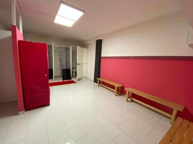 Locale Commerciale in vendita a Nola, Campania