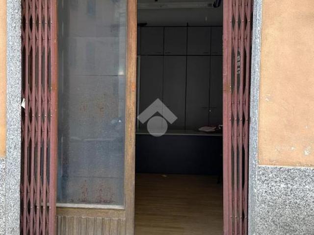 Locale Commerciale in vendita a Piemonte, Alessandria