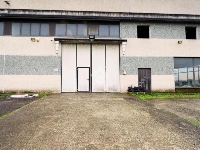 Locale Commerciale in vendita a Piemonte, Alessandria