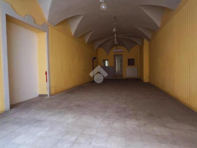 Locale Commerciale in vendita a Piemonte, Alessandria