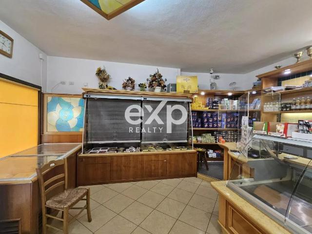 Locale Commerciale in vendita a San Pantaleo, Sardigna/Sardegna
