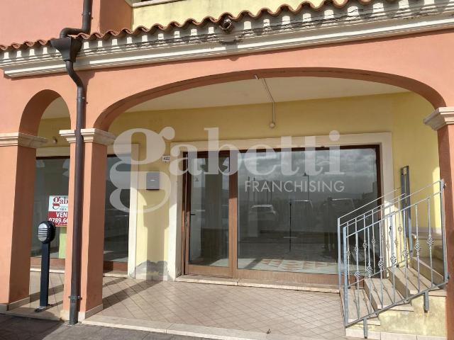 Locale Commerciale in vendita a Sa Minda Noa, San Pantaleo