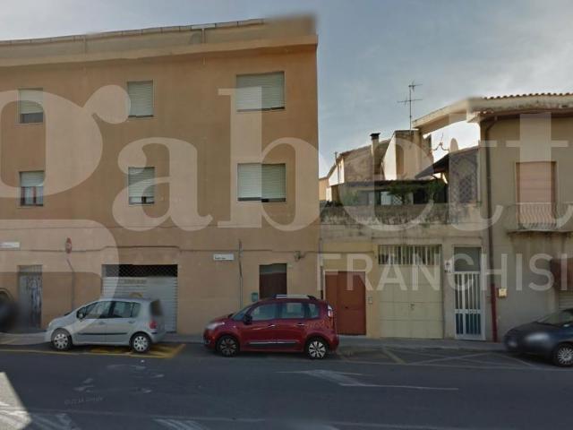 Locale Commerciale in vendita a Su Brugu, Oristano