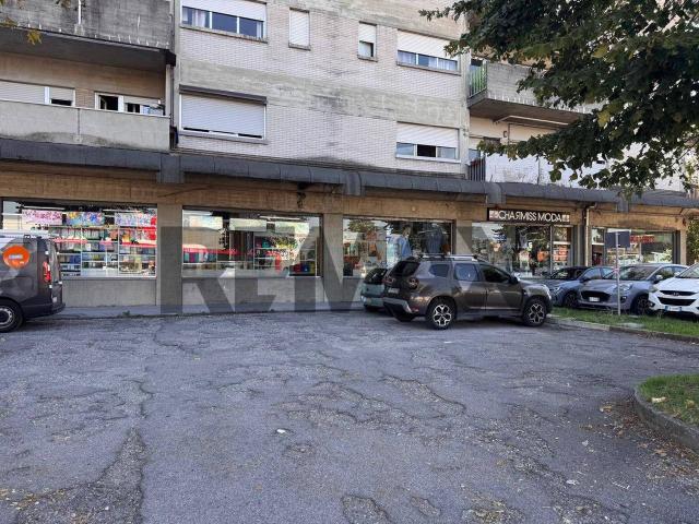 Locale Commerciale in vendita a Osio Sotto, Bergamo
