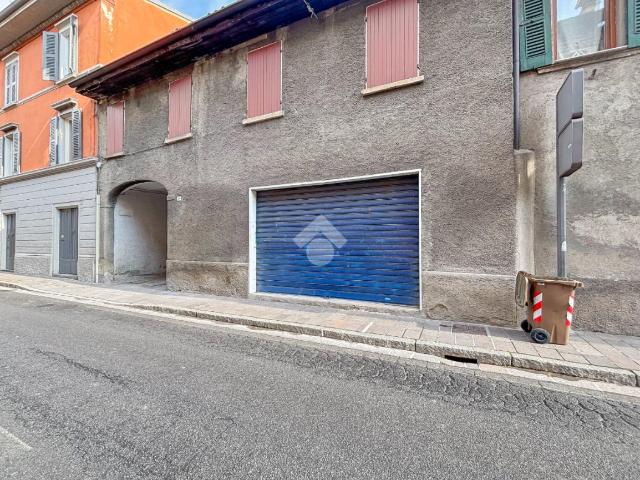 Locale Commerciale in vendita a Ospitaletto, Lombardia