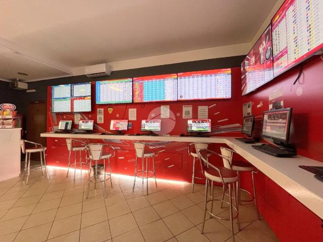 Locale Commerciale in vendita a Ospitaletto, Lombardia